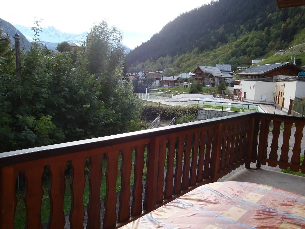 Chalet Spacieux A Champagny - Grande Terrasse, Proche Telecabine Et Commerces - Fr-1-464-47 La Plagne 0*,